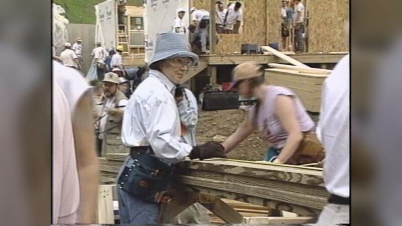 Rosalynn Carter worked on the 1997 Kentucky Habitat for Humanity project in Eastern Kentucky.
