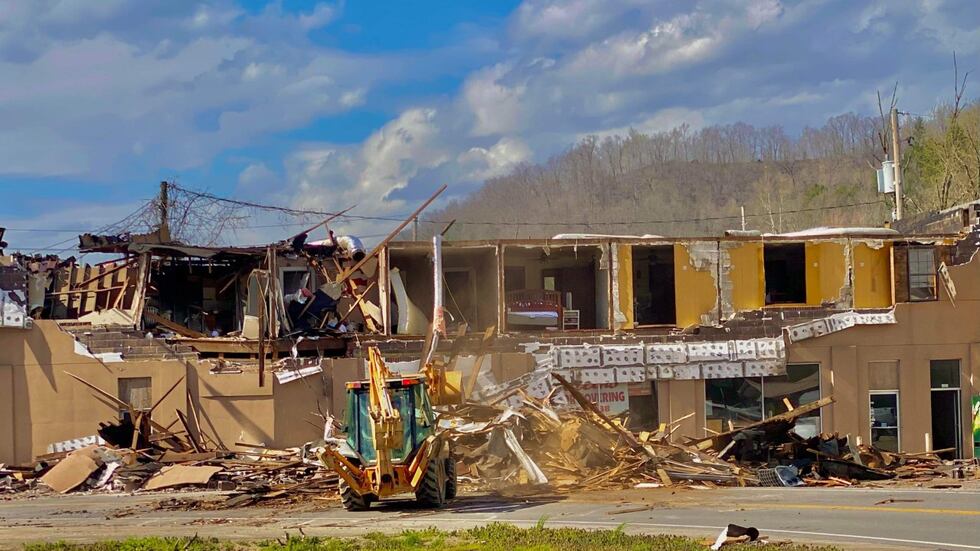 PRESTONSBURG BUILDING COLLAPSE