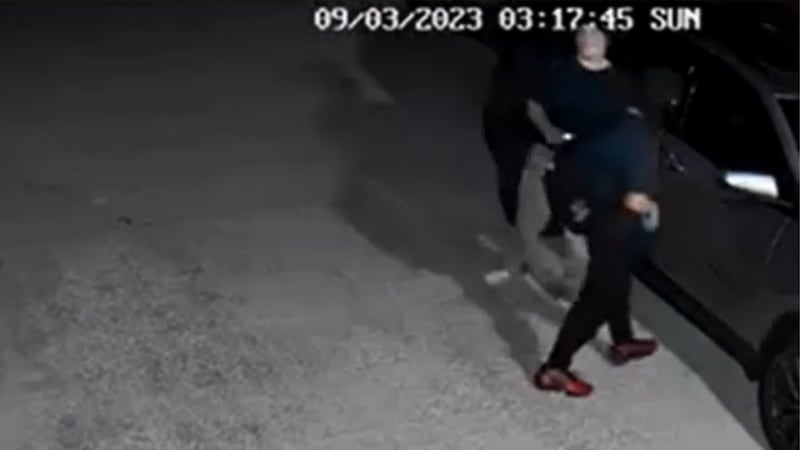 Laurel County Sheriff's Office looking for theft suspects.